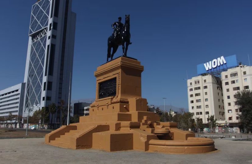 Toha @Carolina_Toha . Ud es la ministra del interior y seguridad de 🇨🇱 No una comentarista de historias y poesía . Atine y haga su pega . #QueVuelvaBaquedano.