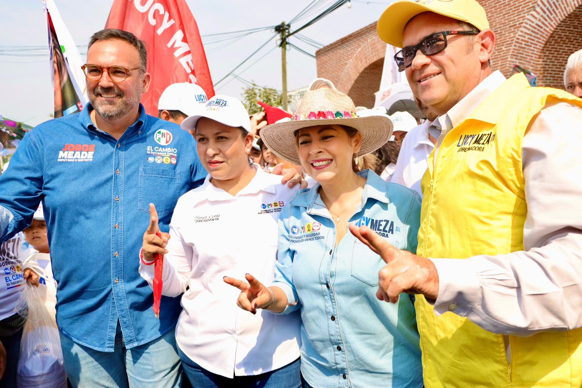 LucyMezaGzm's tweet photo. Los morelenses estamos cansados de la situación actual y nos hemos unido para ganar este 2 de junio con tu voto. ¡Gracias, Yanet Coria, y al equipo del cambio en #Miacatlán por este recibimiento! #VotaLucyMeza #ElCambioNadieLoPara https://t.co/xSeRjXHnG7