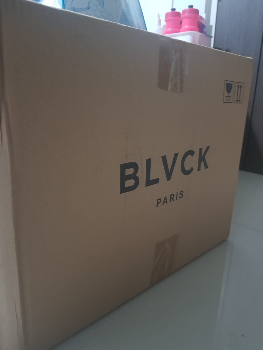 Very happy with my @BlvckParis NFT wins this week!😁

blvck.com/merch

Quality merch and super fast delivery. From ordering to shipping from Hong Kong to receiving in Singapore took less than 3 days. 🖤 

#BlvckParis #NFTwins #AllBlackEverything #GreatService