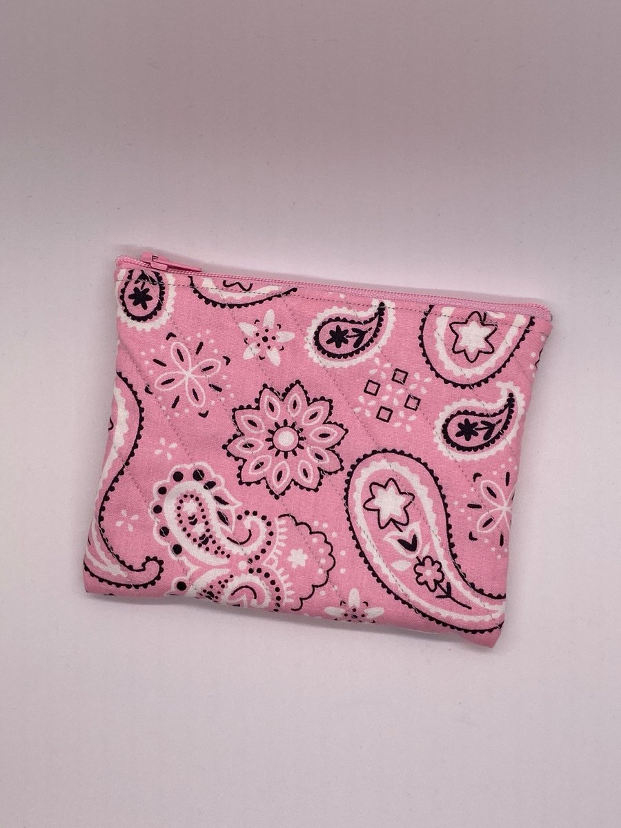 Quilted Coin purse, small, quilted pouch, credit card holder, business cards, gifts for her, Stocking Stuffer, Birthday Gifts, Handmade gift tuppu.net/936bec8b #FathersDay #MothersDay #Handmadegifts #MemorialDay #KingdomWorkshop #HolidayShopping