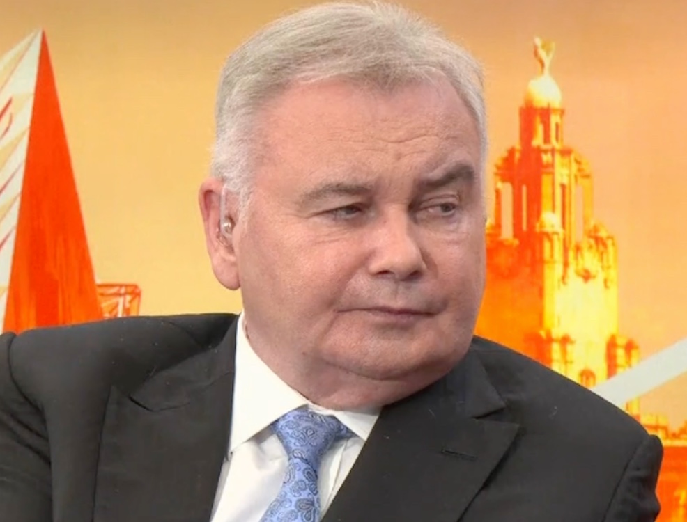 OK_Magazine's tweet photo. Eamonn Holmes 'embarrassed' as he breaks silence on Ruth Langsford split on live TV
#EamonHolmes #RuthLangsford

https://t.co/uEDdUcz3mc https://t.co/WbyETxPJQp