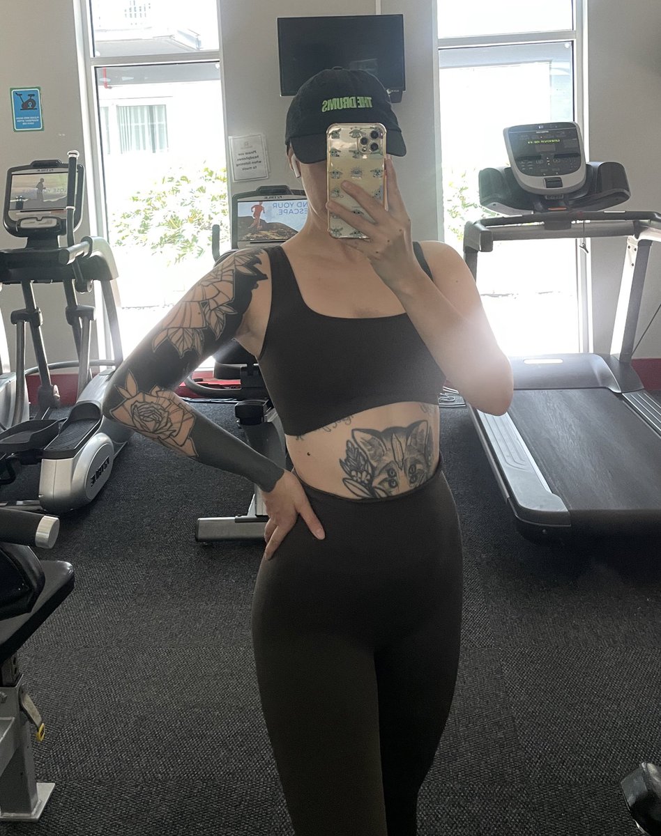 been back on my weight lifting shit for two months now, and im finally feeling confident in my skin again. Im getting back to my old self after BC made is impossible to lose the weight i gained, maybe ill have abs again one day lmao