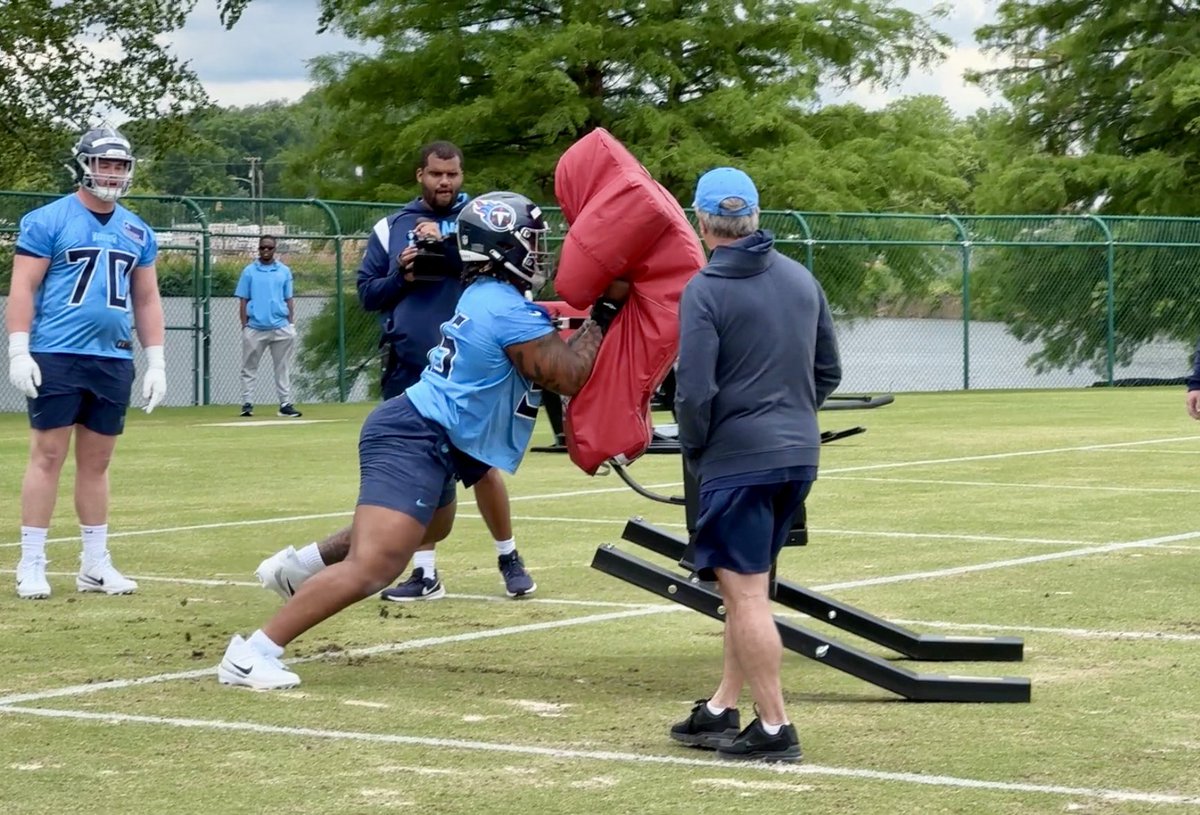 TitansTribe's tweet photo. Per @BussinWTB, Bill Callahan did not even think about joining his son’s staff until AFTER his initial Press Conference. 

Felt the urge to help his son and make this team succeed after it. What a major turning point in the #Titans offseason. ⚔️🔥 https://t.co/uaxHGHBkfC