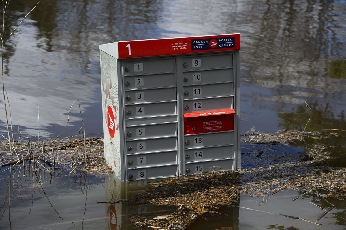Canada Post is failing at being a business and must be restructured theglobeandmail.com/business/comme…