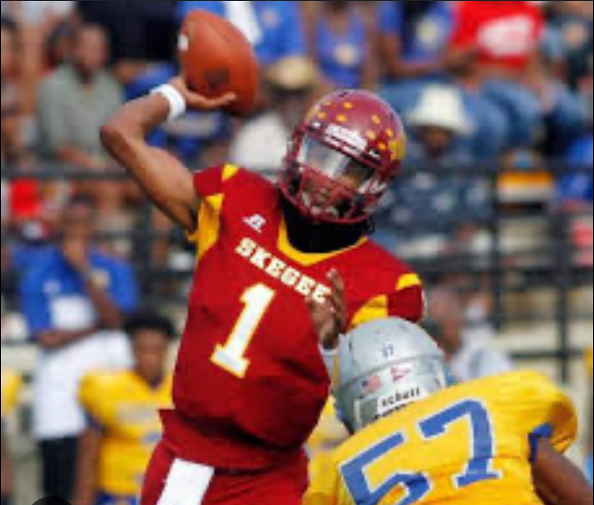 i’m truly blesssed to receive an offer from Tuskegee University @TBSCoachSamuels #agtg