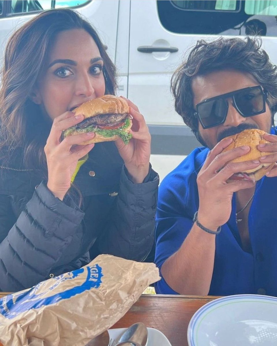 #Throwback to the fun times on set when Game Changer actors Global Star #RamCharan and the stunning #KiaraAdvani celebrated International Burgers Day with some delicious Burgers 🤤🍔

#GlobalStarRamCharan 
#RC #GameChanger #RC16 #RC17  #DrRamCharan
#rcrcrcramcharan