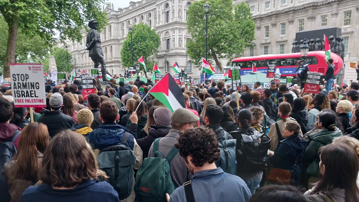 DanielKebedeNEU's tweet photo. Tonight I spoke at a huge demonstration outside Downing Street, in solidarity with the people of Gaza, called in response to the atrocities at Raffah. 

Our members care dearly about children, not only in their classes but around the world.

We need political leaders who advocate for more than just telling Netenyahu to "stop". What is happening is barbarism.

Until arms sales are suspended this government and its allies remain complicit.
