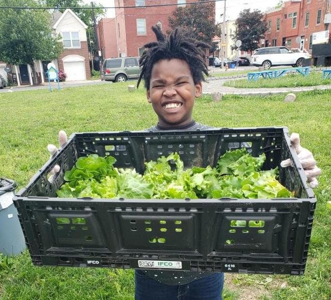 The faces of two #Mighty students who harvested kale, lettuce and herbs they grew at our community garden in West Philadelphia. Meet Za’kai and Kamil! They’re looking forward to sharing their crops with the community. 

#westphilly | #communitygarden