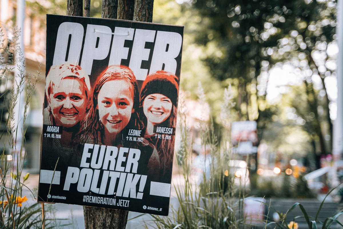 IBOesterreich_'s tweet photo. Plakataktion: „Unsere Opfer - Fremde Täter!“

‼️Am heutigen Montag setzten identitären Aktivisten in drei Bundesländern ein Zeichen gegen die importierte Gewalt und den fortschreitenden Bevölkerungsaustausch. https://t.co/s6tnKWXn1l
