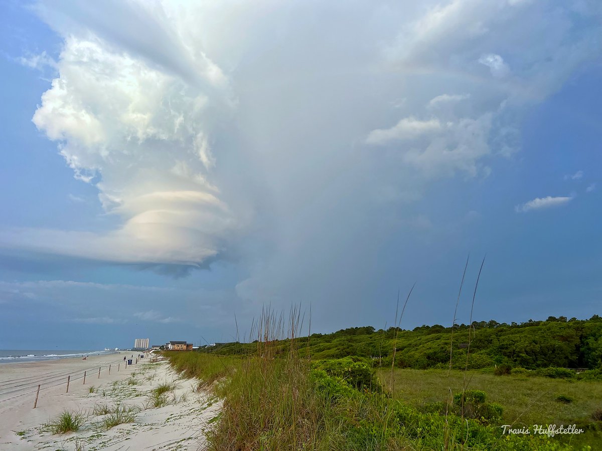 Some spectacular cloud structure as storms moved just off shore of Myrtle Beach this morning. 📷Travis Huffstetler Photography #SCwx @wmbfnews