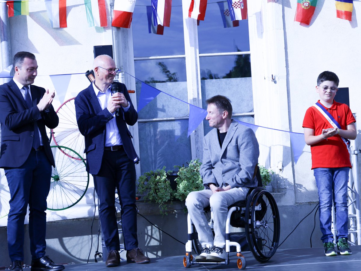 𝐋𝐀𝐘-𝐒𝐀𝐈𝐍𝐓-𝐂𝐇𝐑𝐈𝐒𝐓𝐎𝐏𝐇𝐄 tweet media