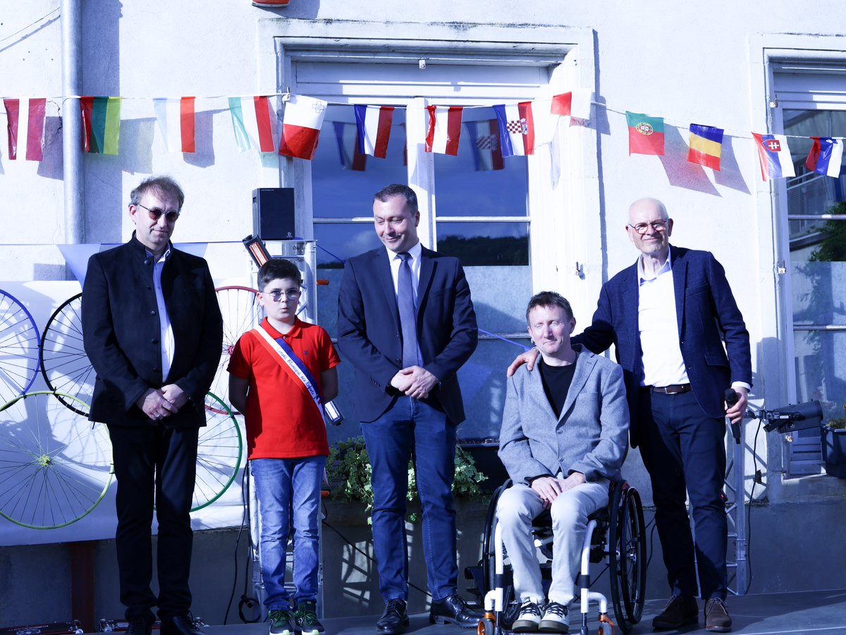 𝐋𝐀𝐘-𝐒𝐀𝐈𝐍𝐓-𝐂𝐇𝐑𝐈𝐒𝐓𝐎𝐏𝐇𝐄 tweet media