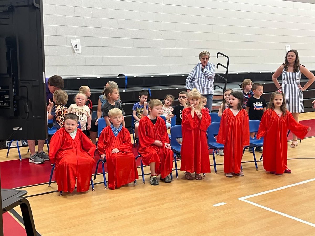 NorthPointESC's tweet image. Last Friday, we celebrated our wonderful preschoolers at the School of Hope! 🎉 They’ve grown so much and made lasting memories.

Thank you to our amazing teachers, staff, and parents for making this day special. 

#SchoolofHope #preschoolgraduation #brightfutures

#npescproud