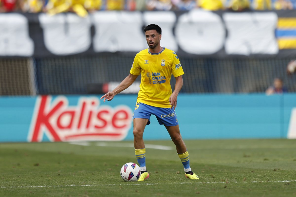 👋🏽 ¡Buenas noches, afición!

#LaUniónHaceLasPalmas 💛💙 #LaUniónDePorVida <a href="/javimj10/">Javi Muñoz</a>