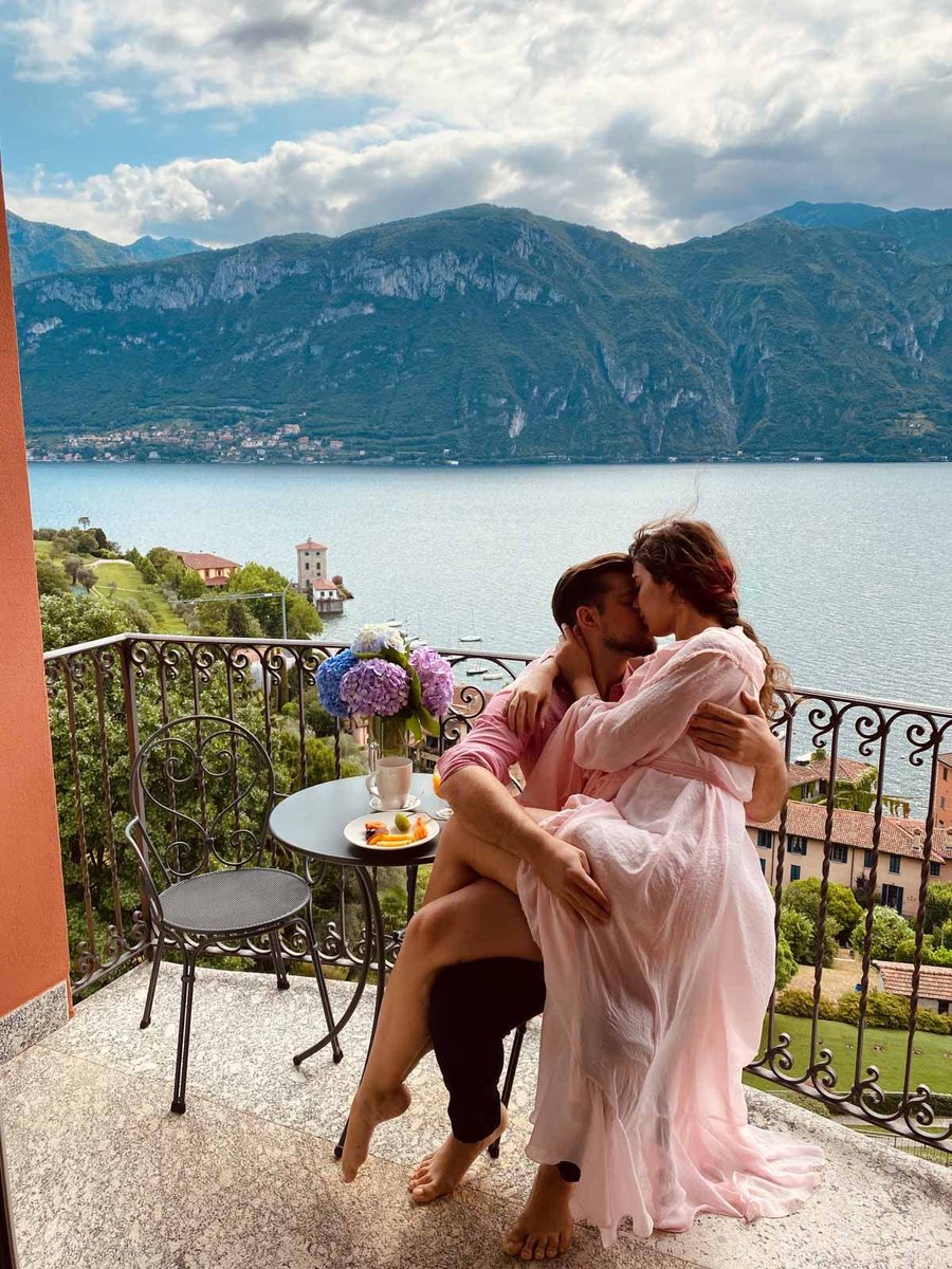 Diorgirlx's tweet photo. me and who? https://t.co/HfSDt8G3cc