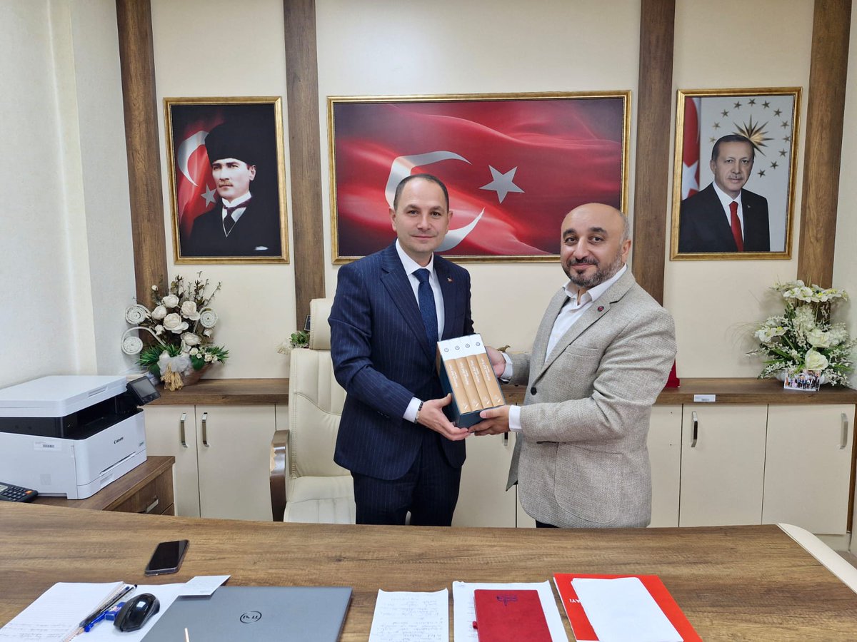 Murat__MENGEN's tweet photo. Eğitim Bir Sen Sakarya Şubesi olarak Adapazarı  İlçe Milli Eğitim Müdürü olarak atanan Sn. Engin Kahraman'a "Hayırlı Olsun" ziyaretinde bulunduk.

Kıymetli Müdürümüze âlicenap evsahipliği ve hoş sohbeti için şahsım ve teşkilatım adına teşekkür eder, muvaffakiyetler dilerim.

@adapazarimem   I  @enkahraman54 
@EBS_Sakarya1