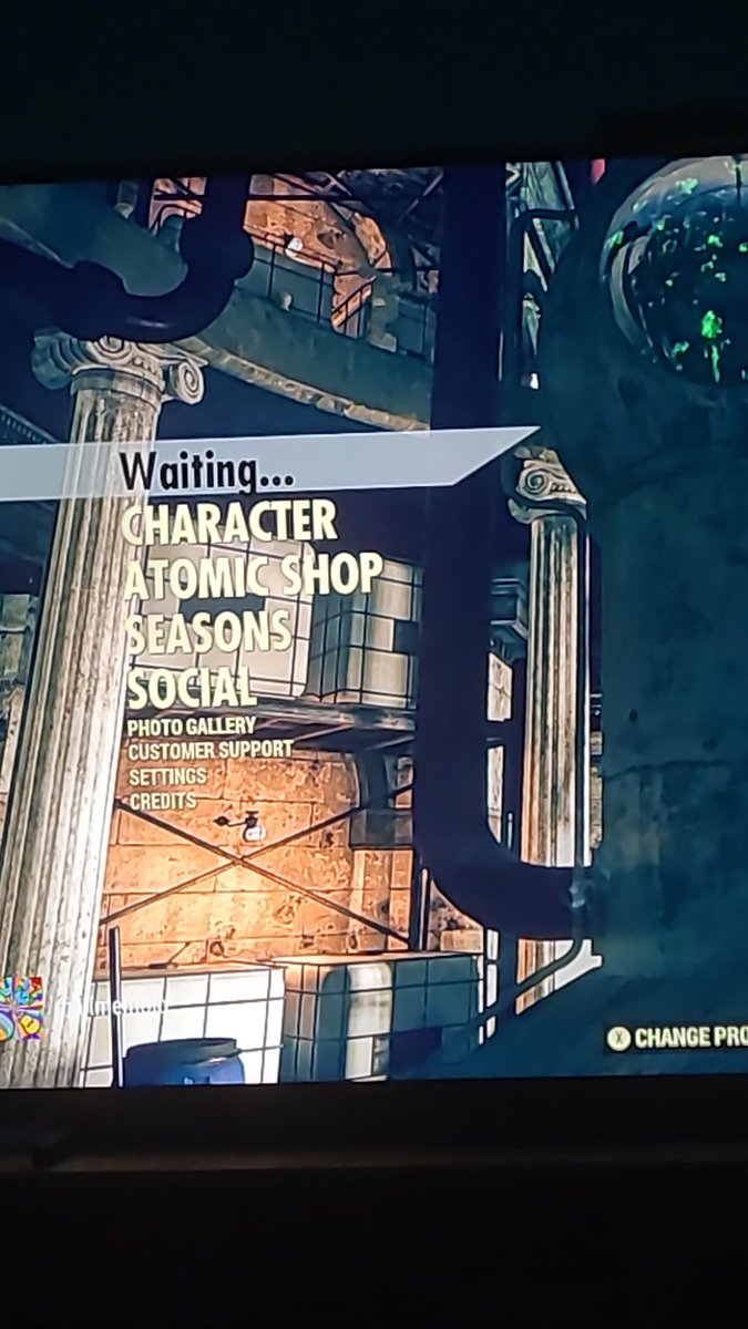 mailmemojo's tweet photo. @bethesda what's up with fallout76 this evening? Constantly thrown out of the servers...and now waiting... https://t.co/bnRj8TBae3