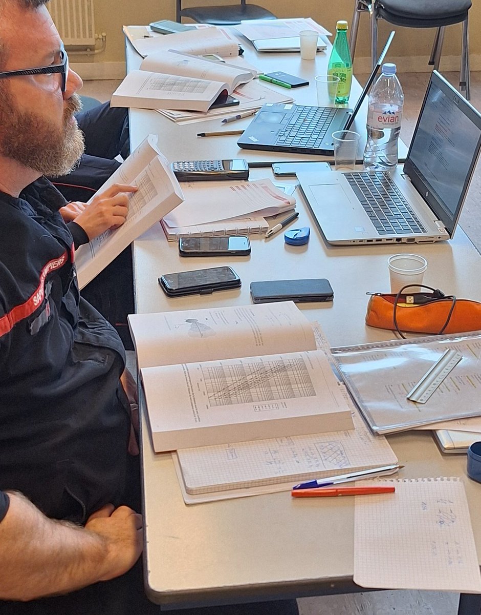 🚒⚗️ Nouveau stage de Chefs d'unité en risques chimiques #RCH3 au <a href="/Sdis76/">Sapeurs-pompiers 76</a>

Semaine dédiée au dimensionnement des phénomènes dangereux et aux bases de la conduite d'une unité avec des stagiaires du 76, du <a href="/SDIS_10/">Sapeurs-pompiers de l'Aube 1⃣0⃣</a> , <a href="/SDIS14/">SDIS 14</a>, <a href="/sdis27/">Sapeurs-pompiers de l'Eure / SDIS27</a> , <a href="/sdis44/">Sapeurs-pompiers 44</a>, <a href="/sdis78/">comptenonofficiel</a> et @uiisc1