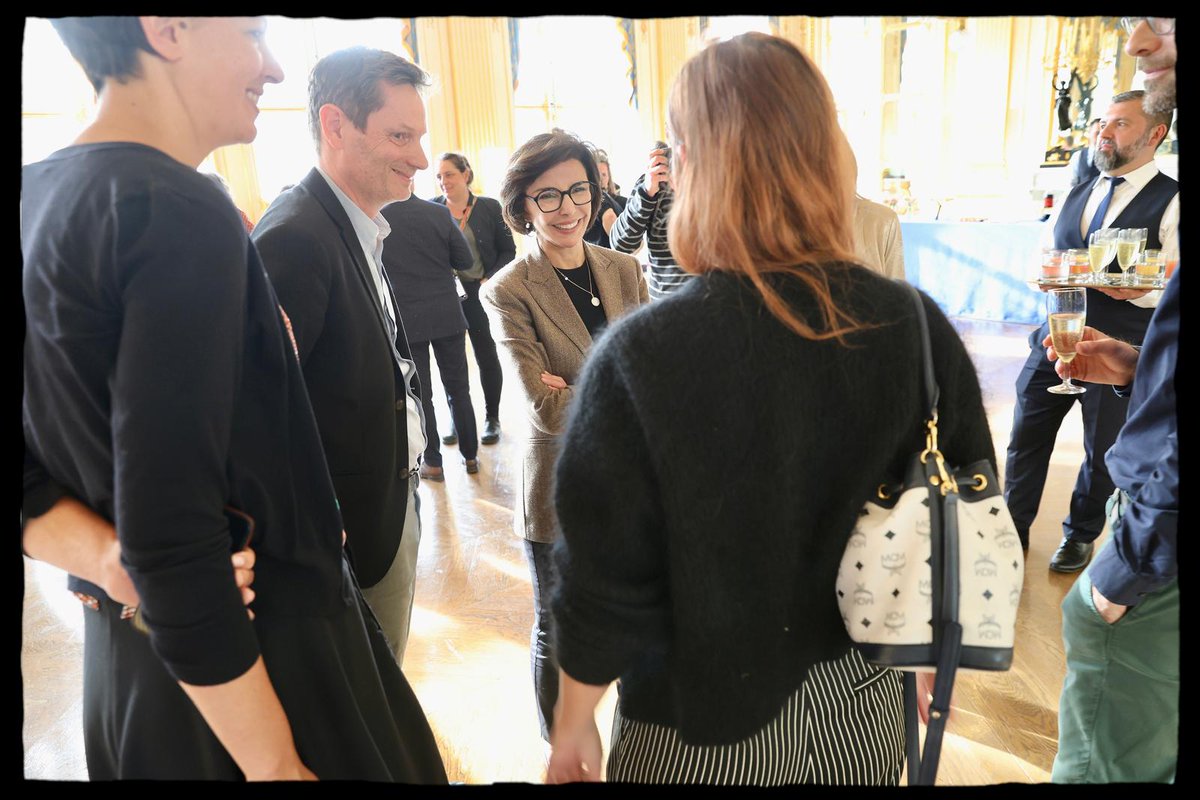 🇫🇷🏰🇮🇹 plein succès aux 16 nouveaux pensionnaires de l’Académie de France à Rome ! Des arts visuels à la musique en passant par l’histoire de l’art et l’écriture de scénario, les pensionnaires de cette nouvelle édition perpétueront cette tradition d’excellence artistique sur