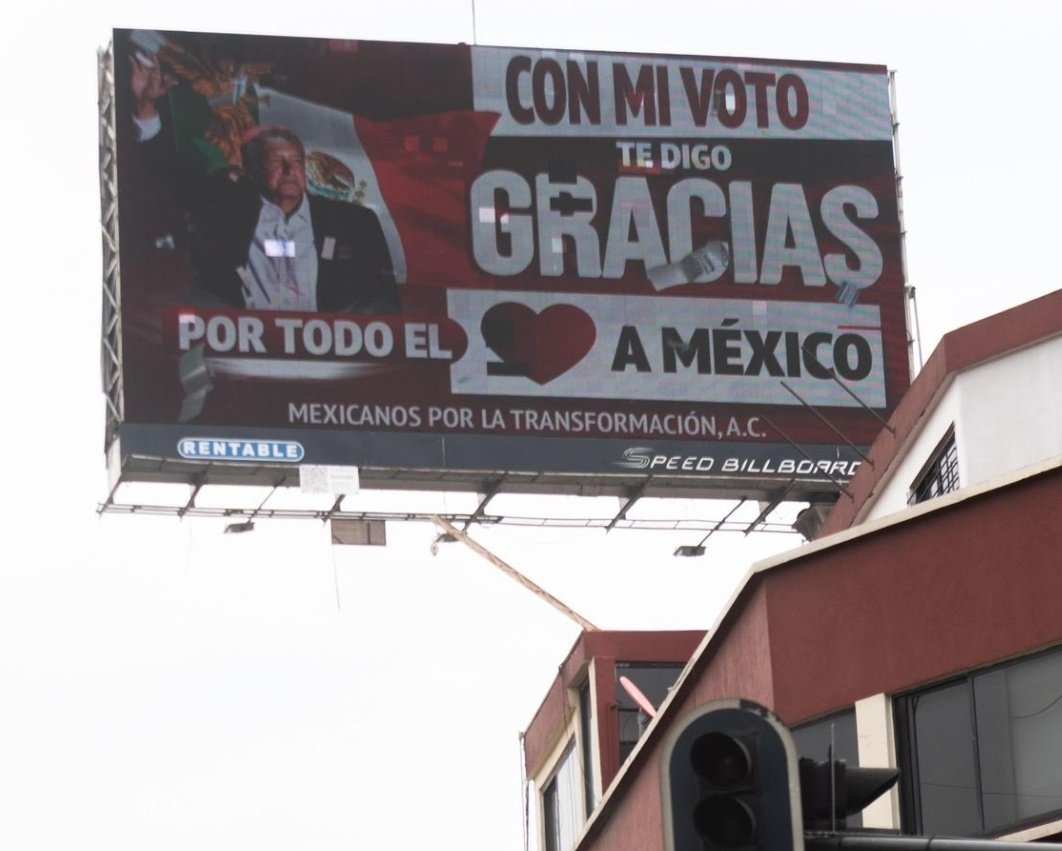 catrina_nortena's tweet photo. #ULTIMAHORA
🚨 CON MI VOTO TE DIGO GRACIAS @lopezobrador_ 

APARECEN ESPECTACULARES en la CDMX con este hermoso mensaje para que este 02 de Junio le demos las gracias a AMLO por regresarnos la dignidad, por darnos bienestar económico y por poner en Alto el nombre de México en el Mundo...

#AlZócaloConClaudia
