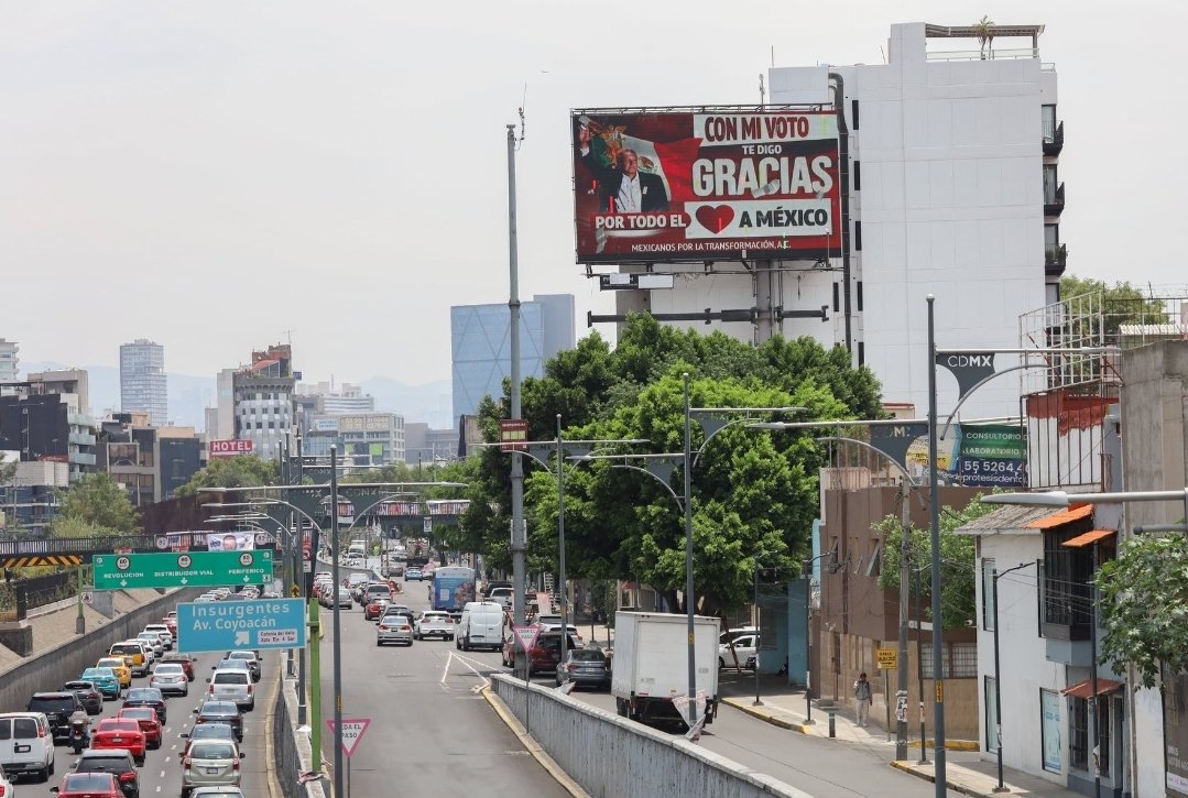 catrina_nortena's tweet photo. #ULTIMAHORA
🚨 CON MI VOTO TE DIGO GRACIAS @lopezobrador_ 

APARECEN ESPECTACULARES en la CDMX con este hermoso mensaje para que este 02 de Junio le demos las gracias a AMLO por regresarnos la dignidad, por darnos bienestar económico y por poner en Alto el nombre de México en el Mundo...

#AlZócaloConClaudia