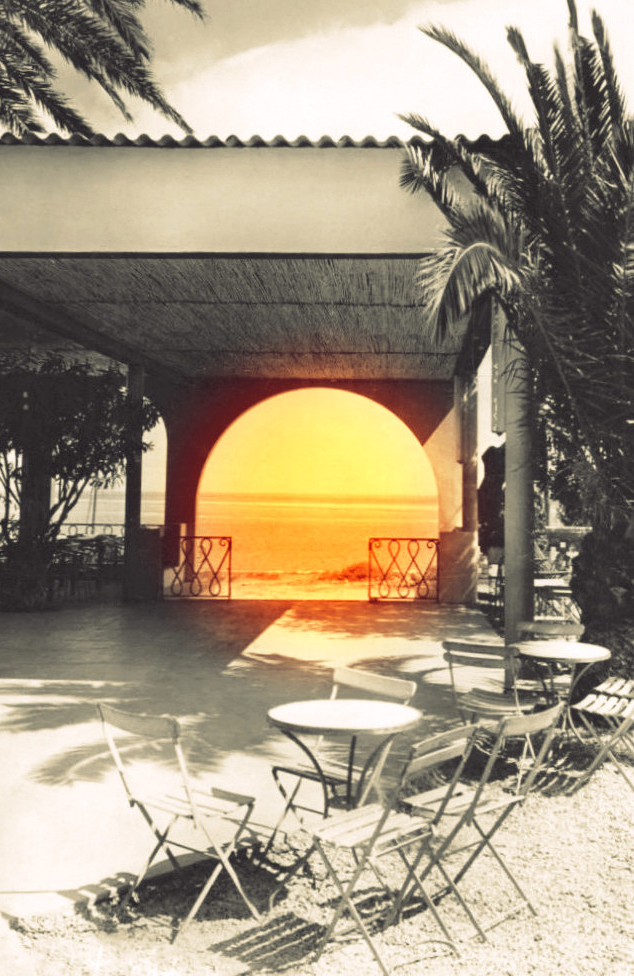 𝐄𝐱𝐜𝐞𝐥𝐬𝐢𝐨𝐫 (𝟏𝟗𝟔𝟎) ☀
Faire une ouverture sur cette terrasse pour le soleil (c'est fait) 🖌️ Hôtel du parc, la Franqui #Leucate