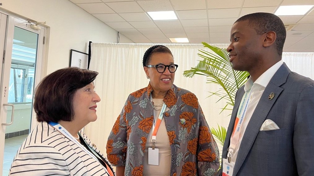 At #SIDS4 today I met with several #SmallStates & #SIDS leaders to discuss their climate goals & concerns for #COP29. Climate finance is crucial for adaptation, mitigation & addressing loss & damage. Together, we must ensure they get the support they need. #CommonwealthForSIDS