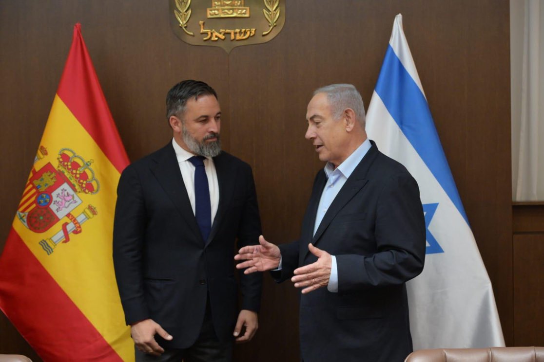 🔴#URGENTE El primer ministro Netanyahu aseguró a Santiago Abascal que Israel apoya firmemente la soberanía de la nación española. Santiago Abascal se comprometió con Netanyahu a revocar el reconocimiento por parte del Gobierno de un Estado de Palestina como recompensa de