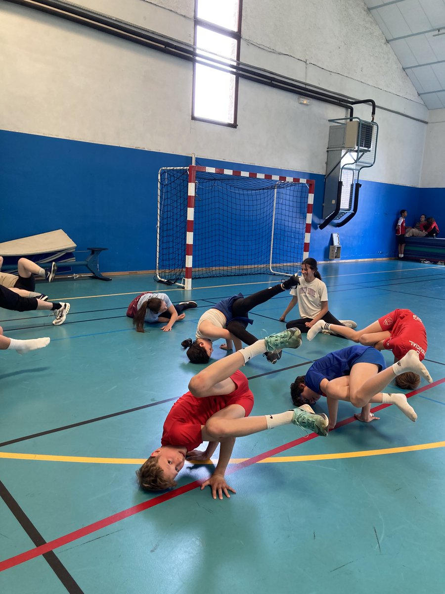 Collège du Carladez - Mur-de-Barrez tweet media