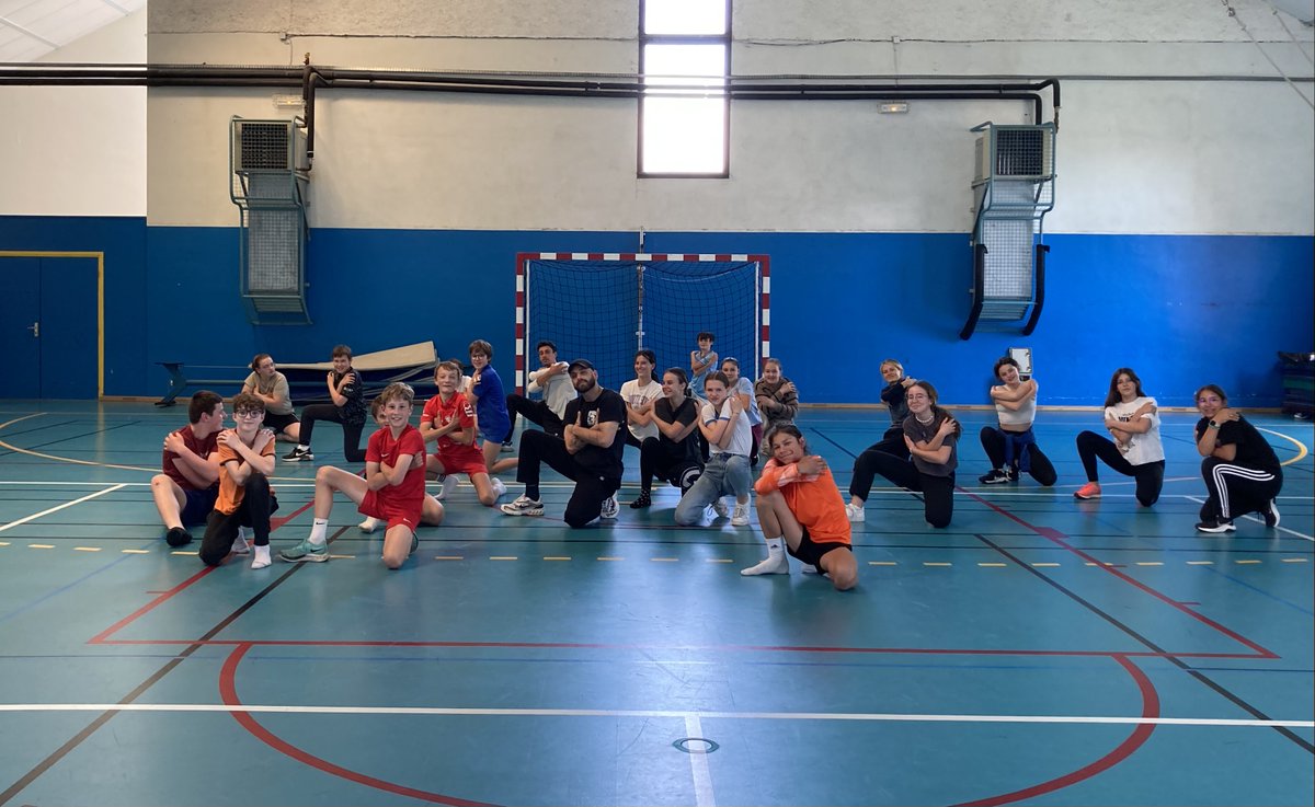 Collège du Carladez - Mur-de-Barrez tweet media