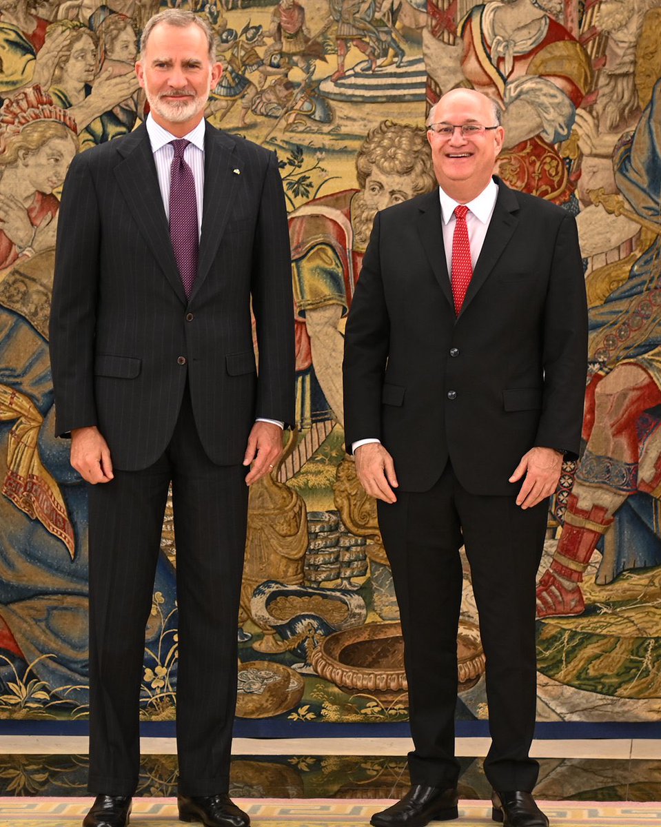 Our president @igoldfajn met with King Felipe VI of Spain on the occasion of the 50th anniversary of the entry of European members into our institution. They had a discussion about the launch of #BIDForTheAmericas in Europe, a new program focused on attracting companies and