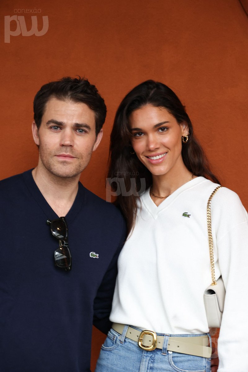 CPW_Midia's tweet photo. 📸|| ABERTO DA FRANÇA DE 2024 - TERCEIRO DIA 

#PaulWesley e #NathalieKuckenburg no terceiro dia do Aberto da França de 2024 em Roland Garros em 28 de maio de 2024 em Paris, França. https://t.co/0LrOOLliRD