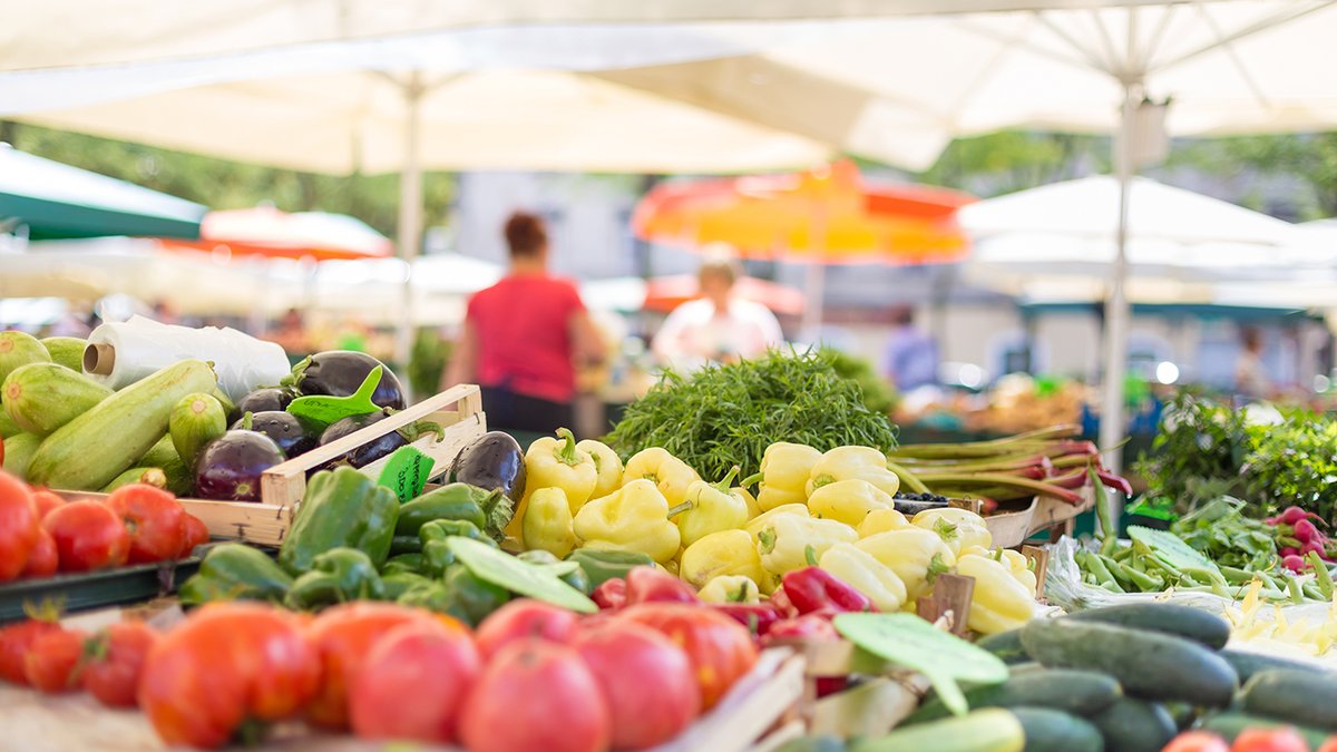 Did you know that each of our four state-operated farmers markets have serviced North Carolinians for 29 years or more? In fact, the Charlotte Regional Farmers Market recently celebrated its 40th anniversary! Learn more below! #NCAgriculture ➡️ loom.ly/oRlGxaI