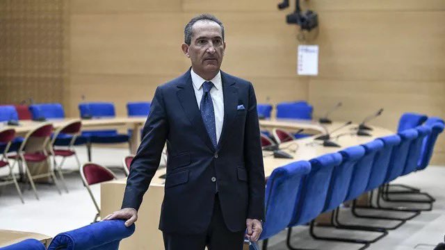 🇫🇷 FLASH | SFR de Patrick Drahi a perdu un demi-million d'abonnés mobiles en 3 mois, et sur le fixe, les chiffres s'avèrent également négatifs. La dette du groupe s’élève aujourd’hui à 24,3 milliards d’euros.