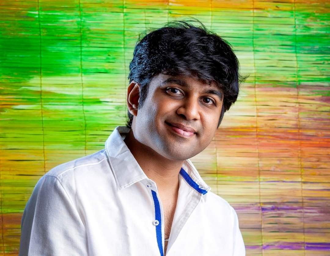 Happy Birthday to @KabilanVai. Have a wonderful year ahead

#HBDKabilanVairamuthu #KollywoodCinima