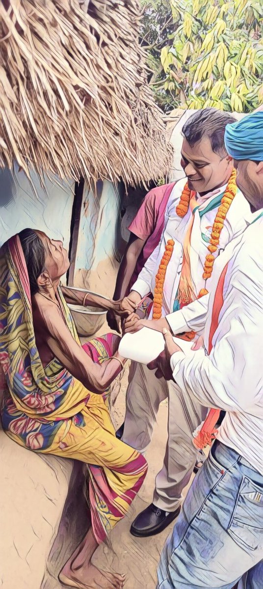 adityanag2002's tweet photo. @INCOdisha doing what it does best stay & remains with people regardless of all the woes & pain that the ruling Union & State governments endow on the people of Odisha. Seen here is Biswabhusan Das, a @INCIndia candidate for Kakatpur #Prismalife #TripLife #SilverSurfer https://t.co/VBFl7h17L9