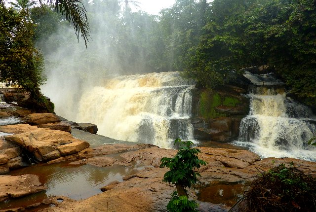 The Loufoulakari Waterfalls in the Republic of the Congo 🇨🇬 are a breathtaking natural wonder, cascading gracefully amidst lush greenery, offering a serene and picturesque setting for visitors to enjoy.

#ThisIsAfrica #VisitAfrica