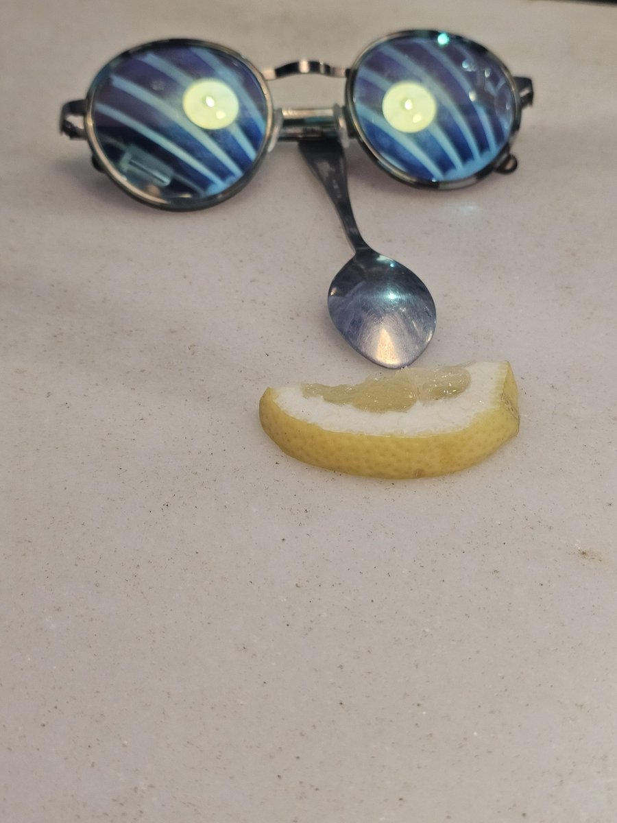 devalverdees's tweet image. Ir a tomar café y que las cosas te miren...