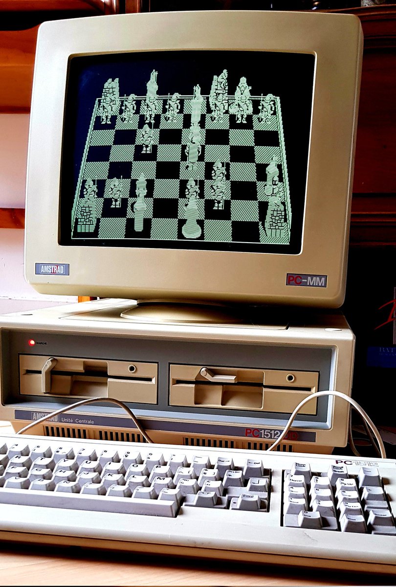 Battle Chess on the CGA screen of my Amstrad PC 1512. Difficult to make out black from white pieces