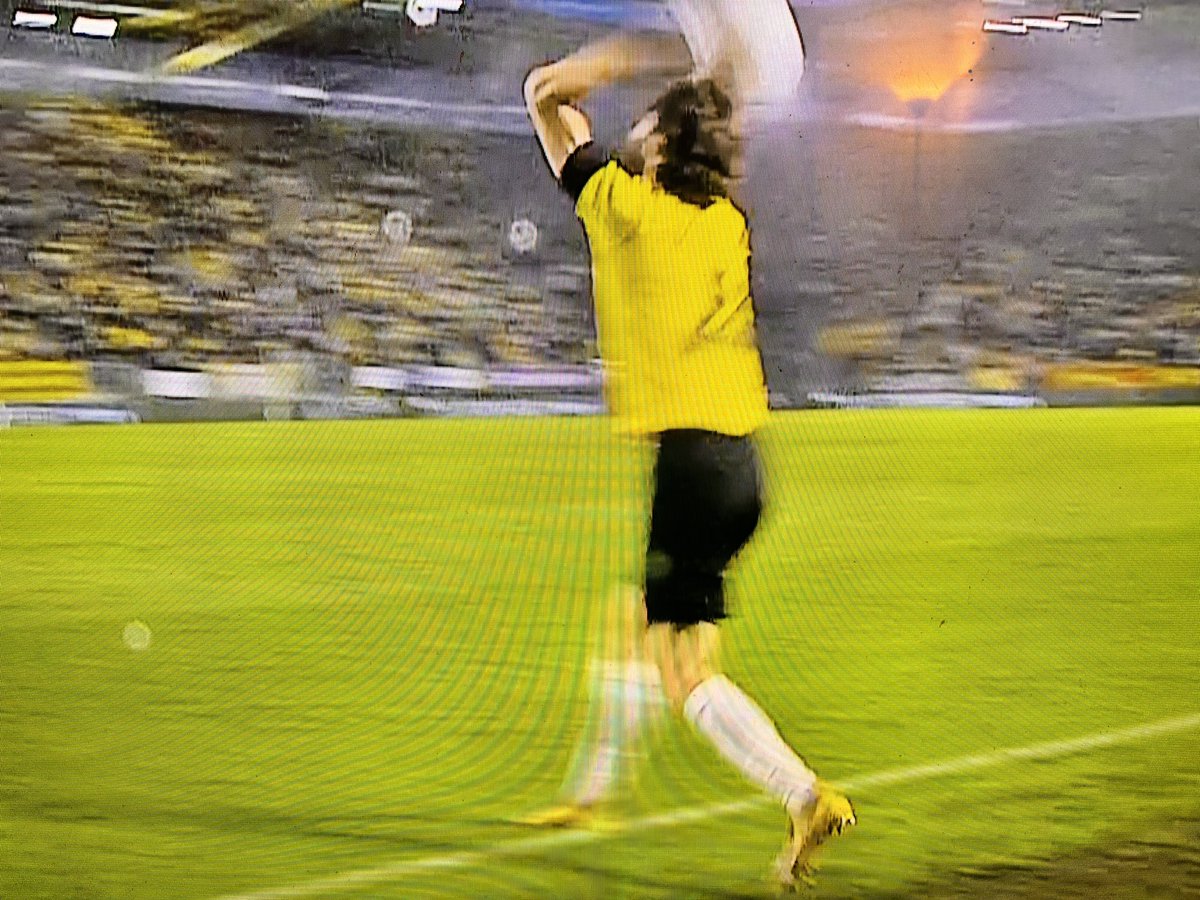 VAR 💤💤💤
Voet achter de lijn !!
#spelregelmomentje #nacexc #NACpraat #KNVB #deslapendegrensrechter
