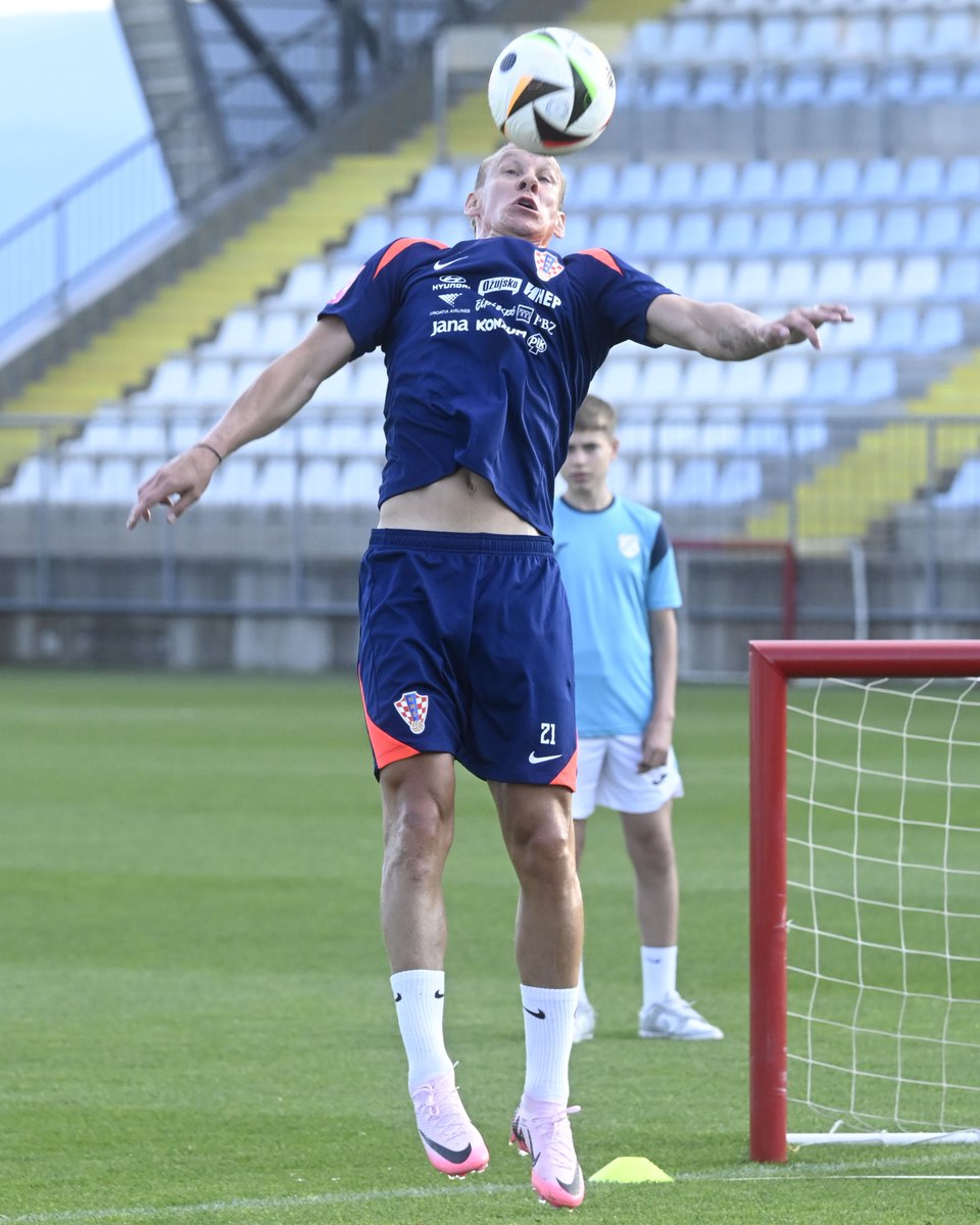 HNSfamily's tweet photo. 🆙

#EURO2024 #Vatreni❤️‍🔥 https://t.co/0vhuA9ue0c