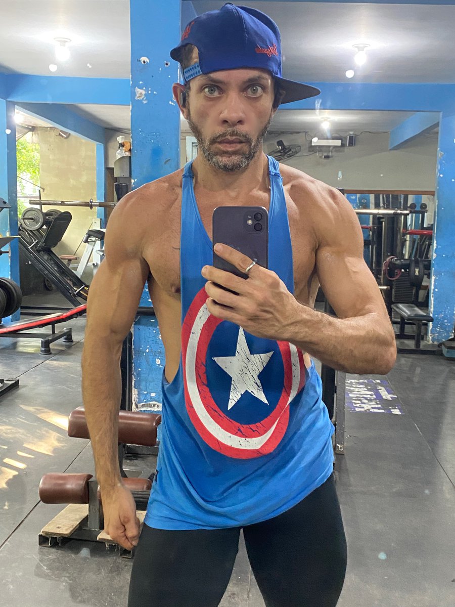 MooreRodrigo's tweet image. TERÇA FEIRA BRUTA CHECK👌🏻💪🏻👊🏻🔥✅ #desistirjamais💪 #foconofoco
#trainingday #trainingcomplet #strong #muscle #esmagaquecresce #fitnessmotivation