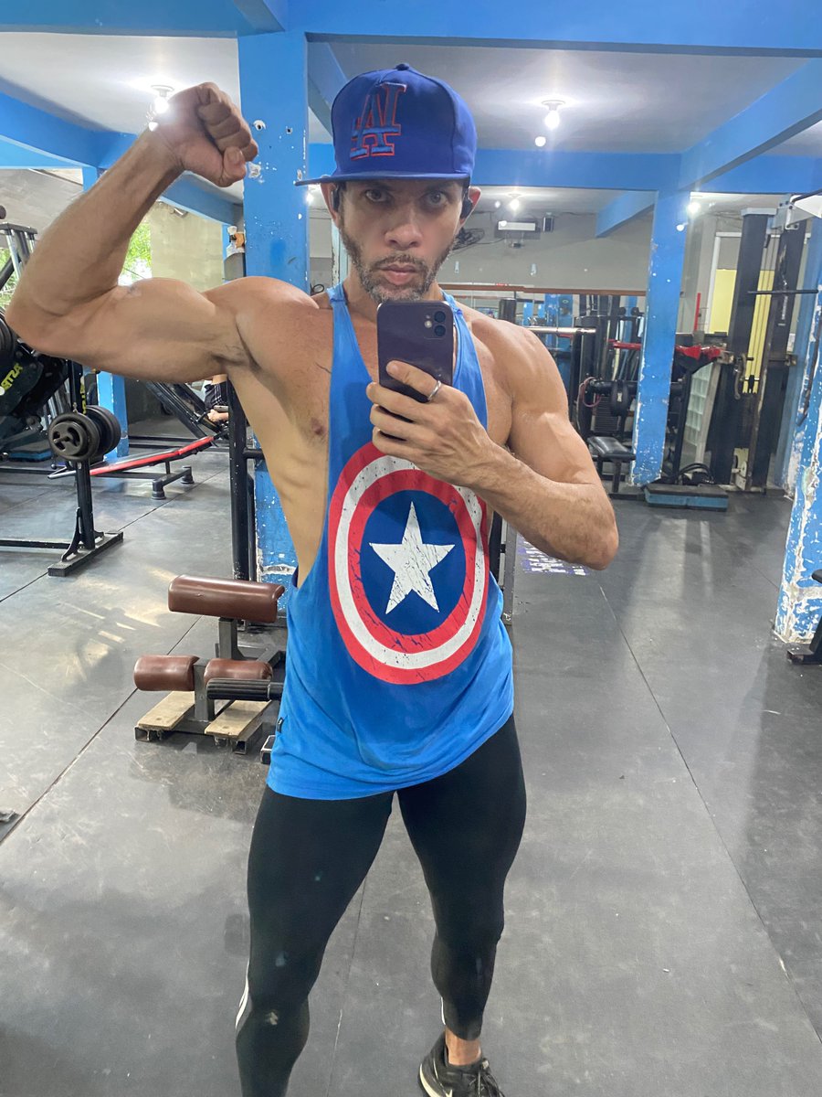 MooreRodrigo's tweet image. TERÇA FEIRA BRUTA CHECK👌🏻💪🏻👊🏻🔥✅ #desistirjamais💪 #foconofoco
#trainingday #trainingcomplet #strong #muscle #esmagaquecresce #fitnessmotivation