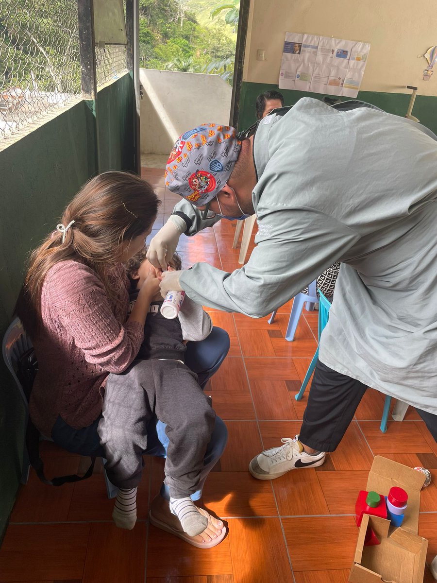 Salud_Loja's tweet photo. #Piñas | El equipo del Distrito 07D04 de @Salud_Ec visitó los sectores San Roque y Tarapal para realizar control del niño sano.

#ElNuevoEcuadorResuelve 
@DrFEncaladaC https://t.co/iaEamEE9jm