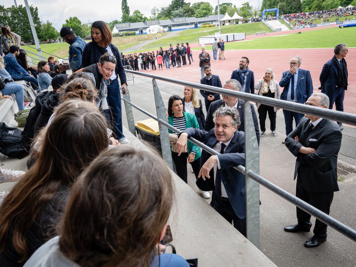 La Flamme Olympique était sur les routes du Maine-et-Loire aujourd’hui ! 🔥 🥇 Vous étiez nombreux à encourager nos porteurs, de Baugé-en-Anjou jusqu’à Angers, en passant par Saint-Florent-le-Vieil. Grâce à vous, les Jeux Olympiques sont une belle fête. Bravo à tous ceux qui