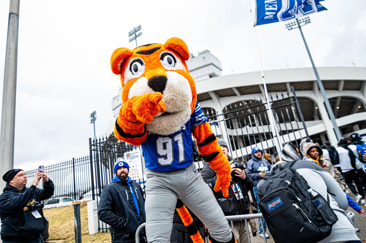 Do 𝗬𝗢𝗨 have what it takes to represent the University of Memphis as Pouncer?

Email: calloyd1@memphis.edu for information!

You must be currently enrolled at or plan to be enrolled next fall to try out 🐯