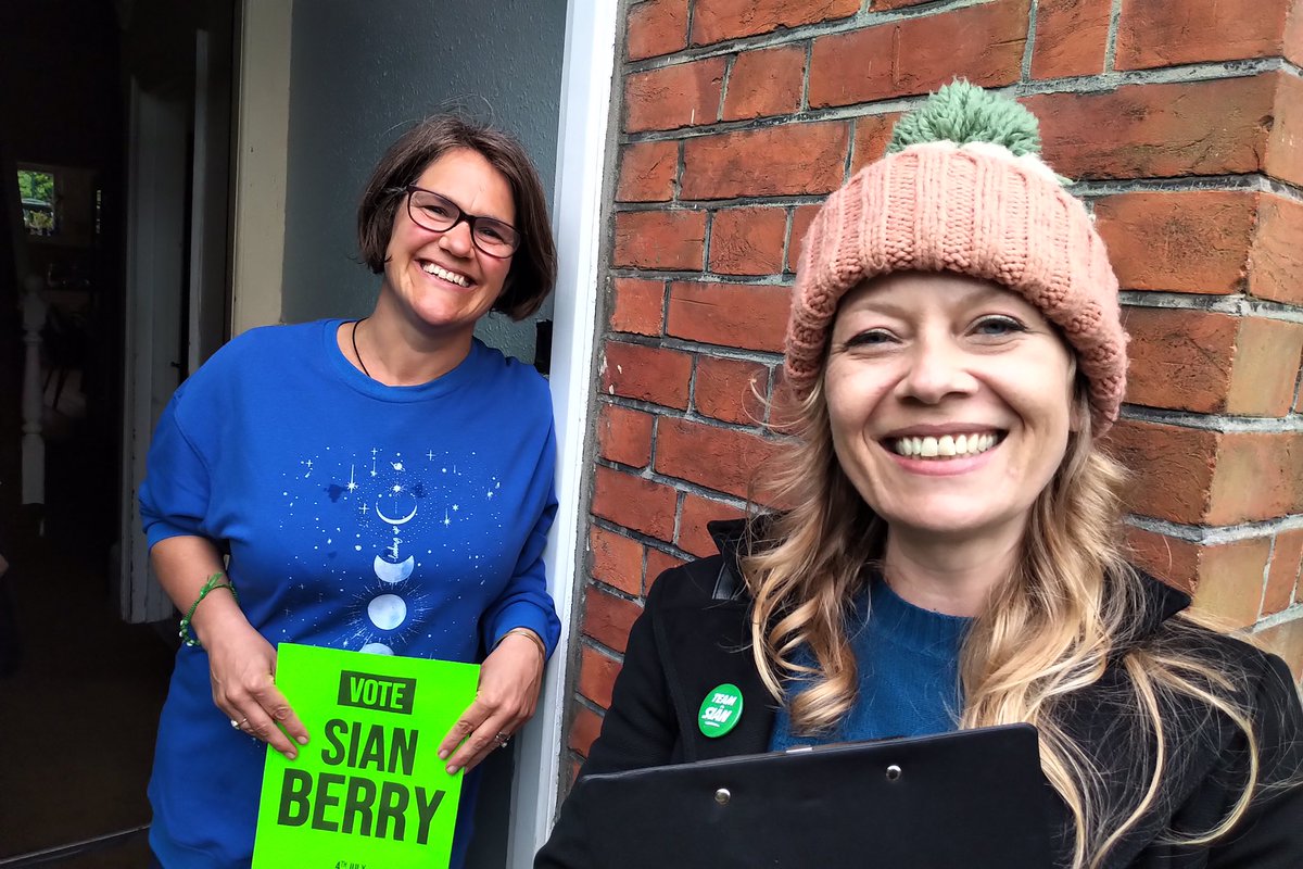 So much I love about speaking to the amazing people of #Brighton. You never know what interesting conversations you’ll have - people here work on tons of different community issues - and today it was fabulous to hear many of them say they’re now voting for me. 1, 2 … Green!