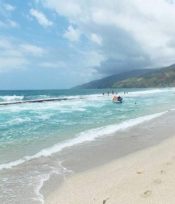 Está hermosa playa es Cipara,esta ubicada en el Municipio Autónomo Arismendi del estado, Sucre Venezuela 🇻🇪