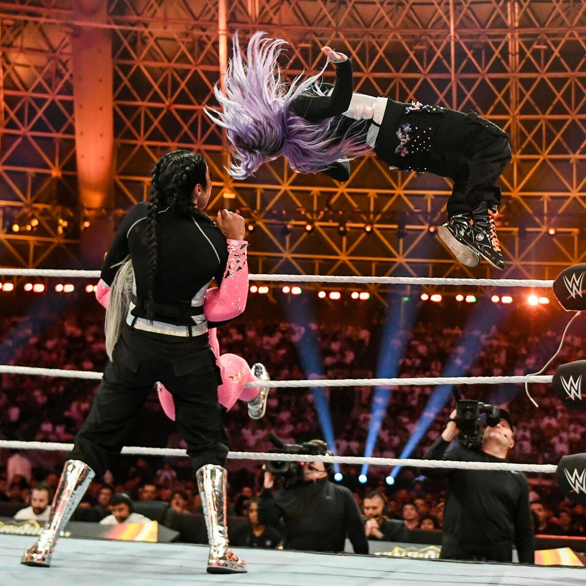 The forgotten whispers. ✵ NOT @CandiceLerae. tweet media