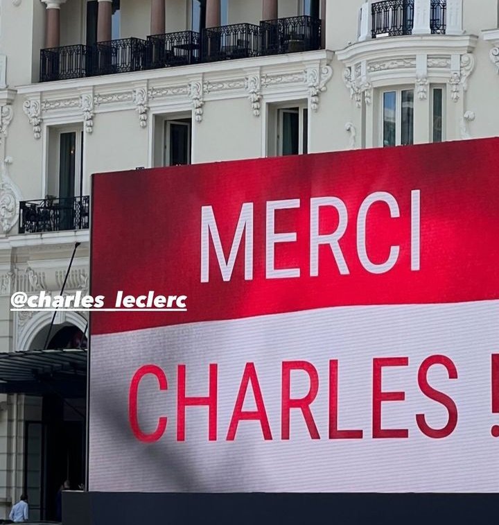 Aujourd'hui à Monaco sur un écran géant :

'MERCI CHARLES !' ❤️🇲🇨